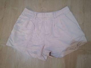 Uniqlo beige shorts