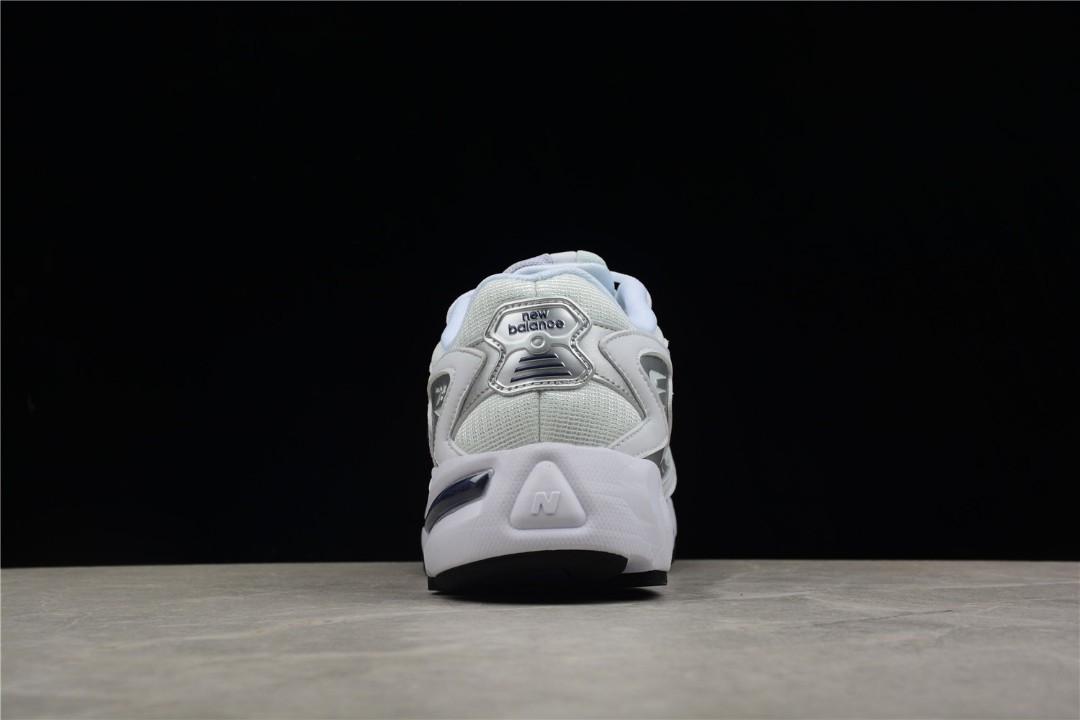 Unisex New Balance 725 Metallic Silver White Women s Fashion
