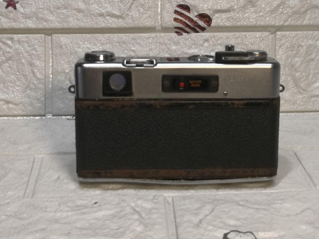yashica electro 35 (Category: Cameras) located in Manila. Submitted by jonrick.co (Listing ID 1130021289, Image 3). Description: defective for display / parts.