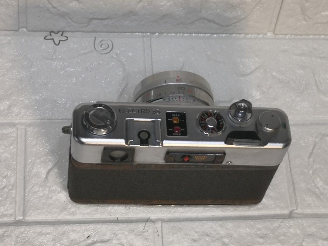 yashica electro 35 (Category: Cameras) located in Manila. Submitted by jonrick.co (Listing ID 1130021289, Image 2). Description: defective for display / parts.