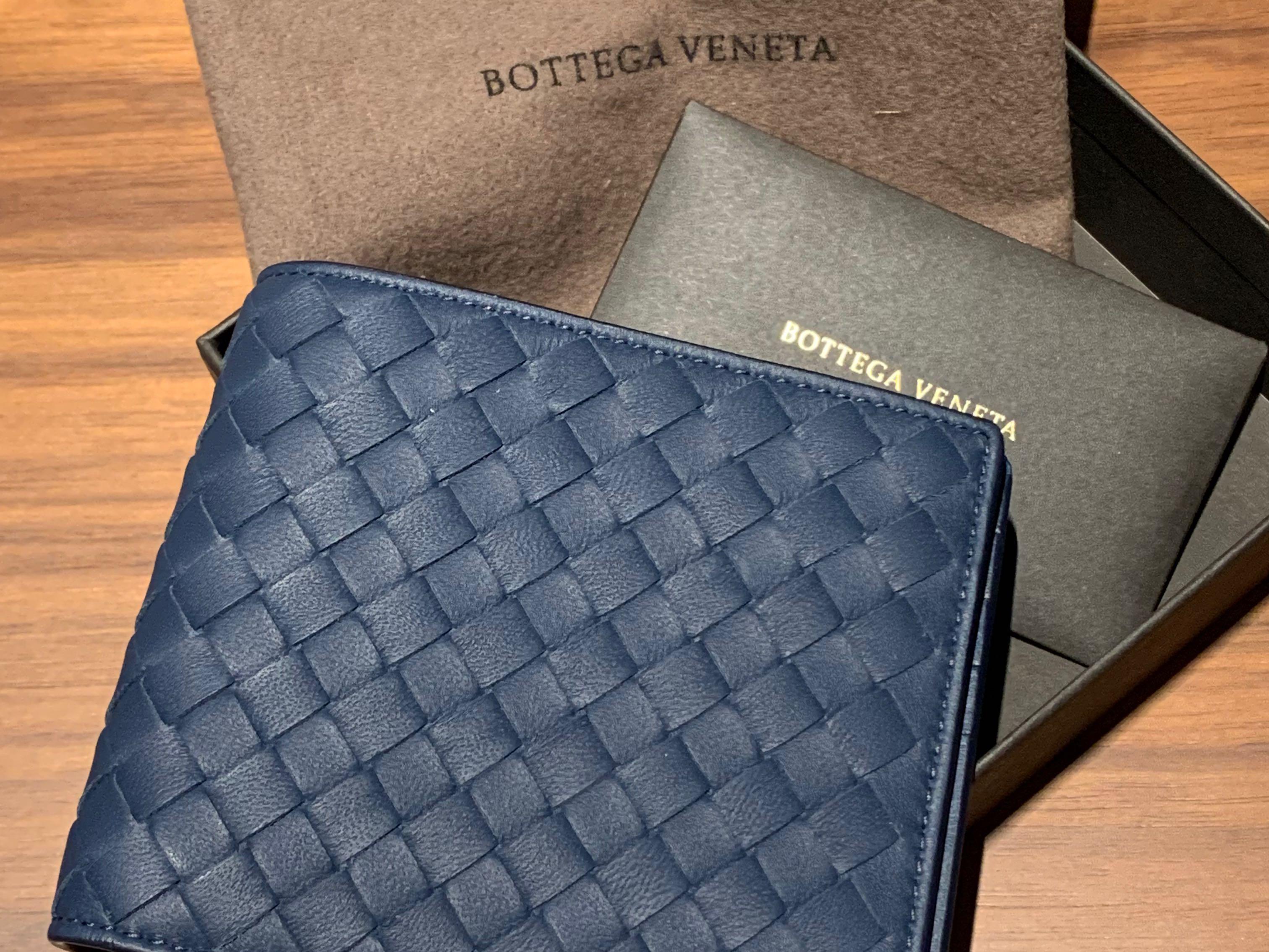 Bottega Veneta Bi-fold Wallet, Men's Fashion, Watches 