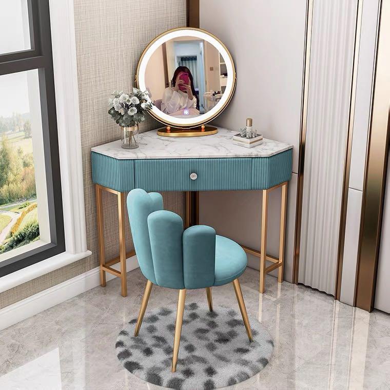 Corner online vanity table