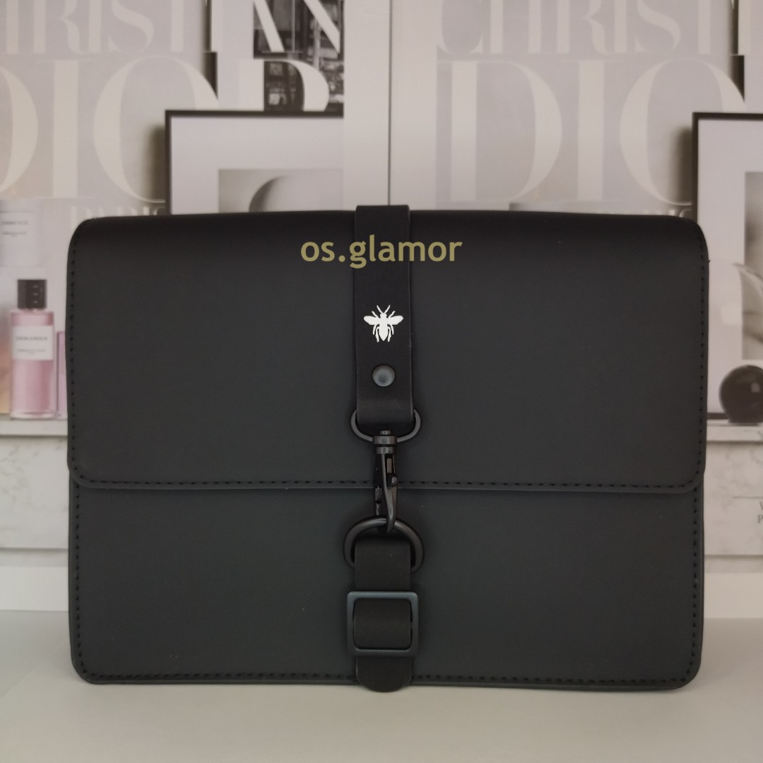 DIOR Bee Men Clutch Women s Fashion Bags Wallets Purses Pouches on Carousell