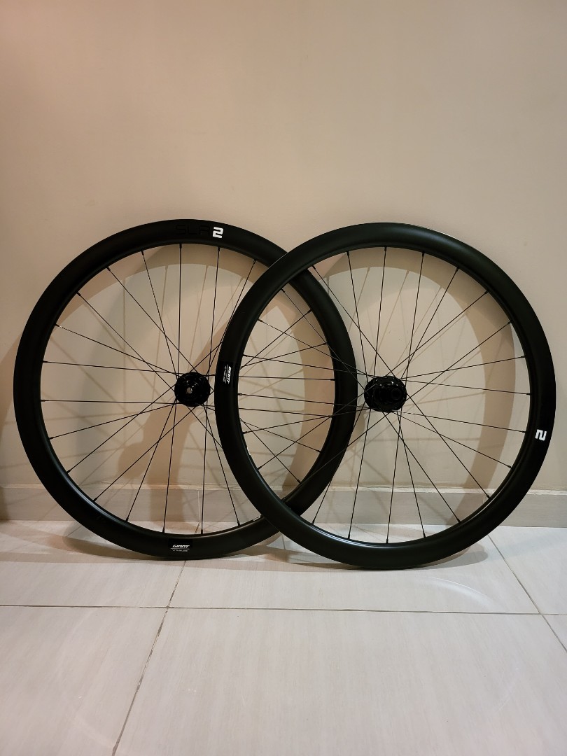 Giant SLR 2 Carbon Wheelset for Disc Brake, Sports Equipment,