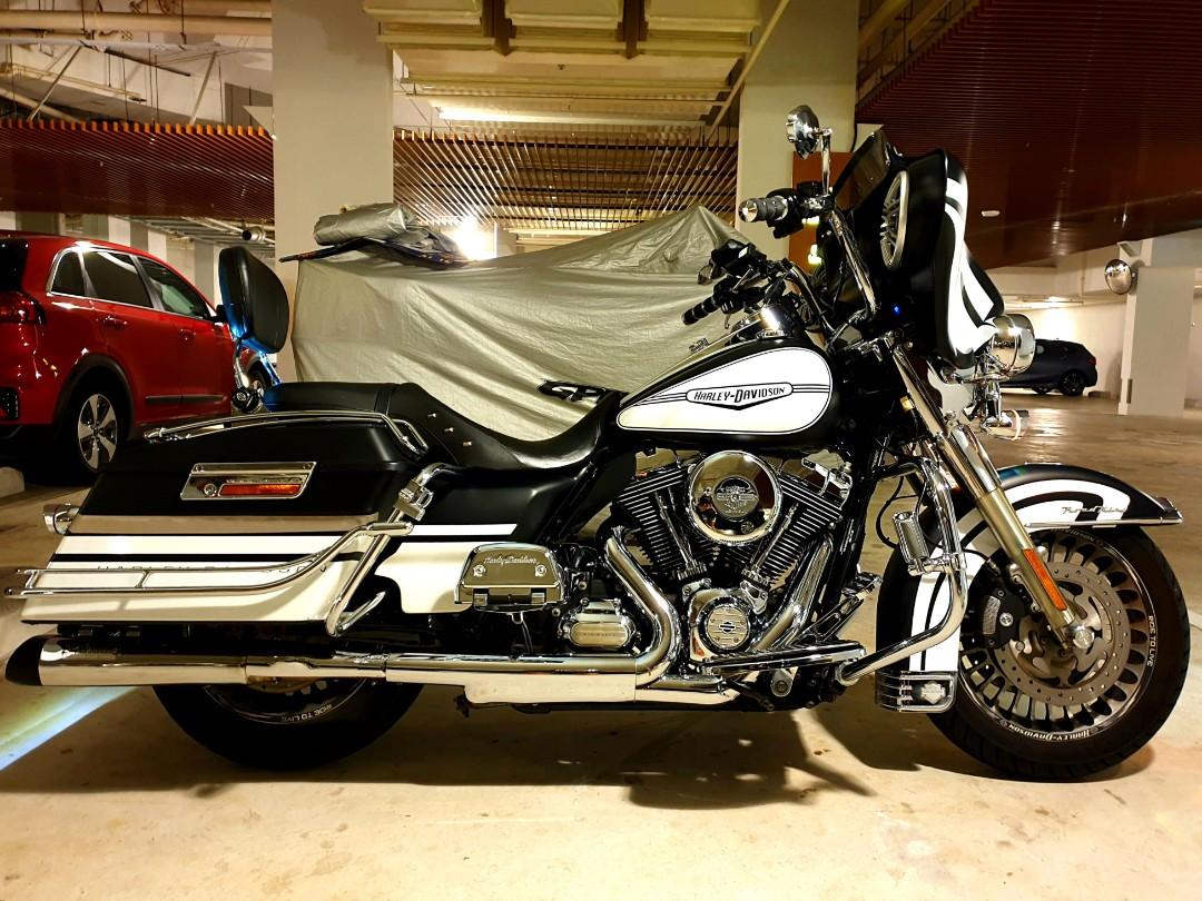 Harley Davidson Road King Flhr Motorcycles Motorcycles For Sale Class 2 On Carousell Harley Davidson Road King Flhr Motorcycles Motorcycles For Sale Class 2 On Carousell