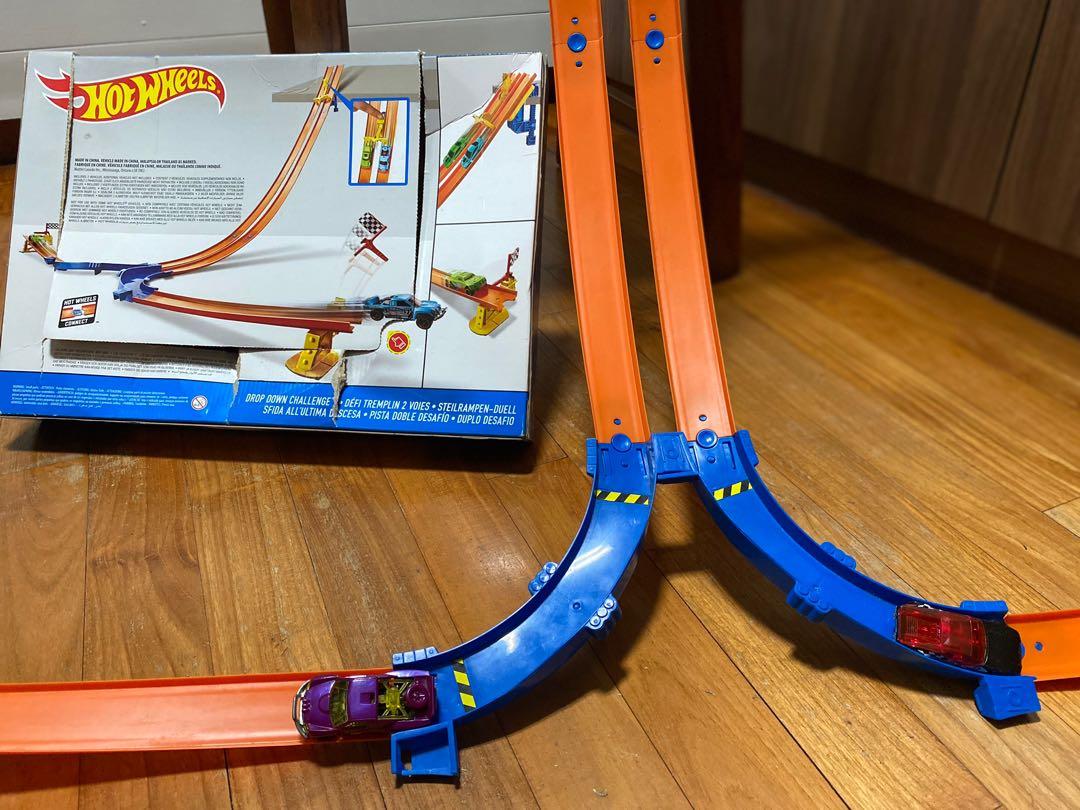 Hot Wheels Drop Down Challenge race car set, Hobbies & Toys, Toys