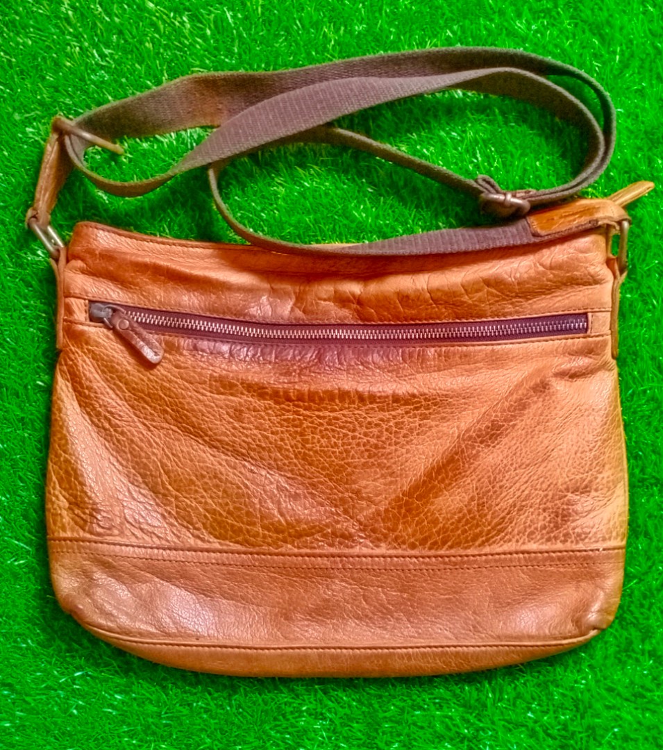 Hummer leather sling discount bag