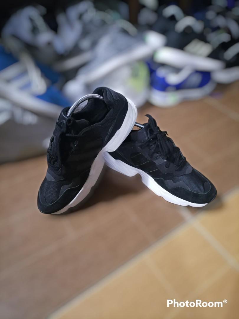 Adidas yung full black discount