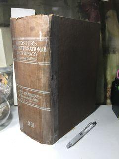 Large Vintage 1961 Webster's Dictionary  as-is