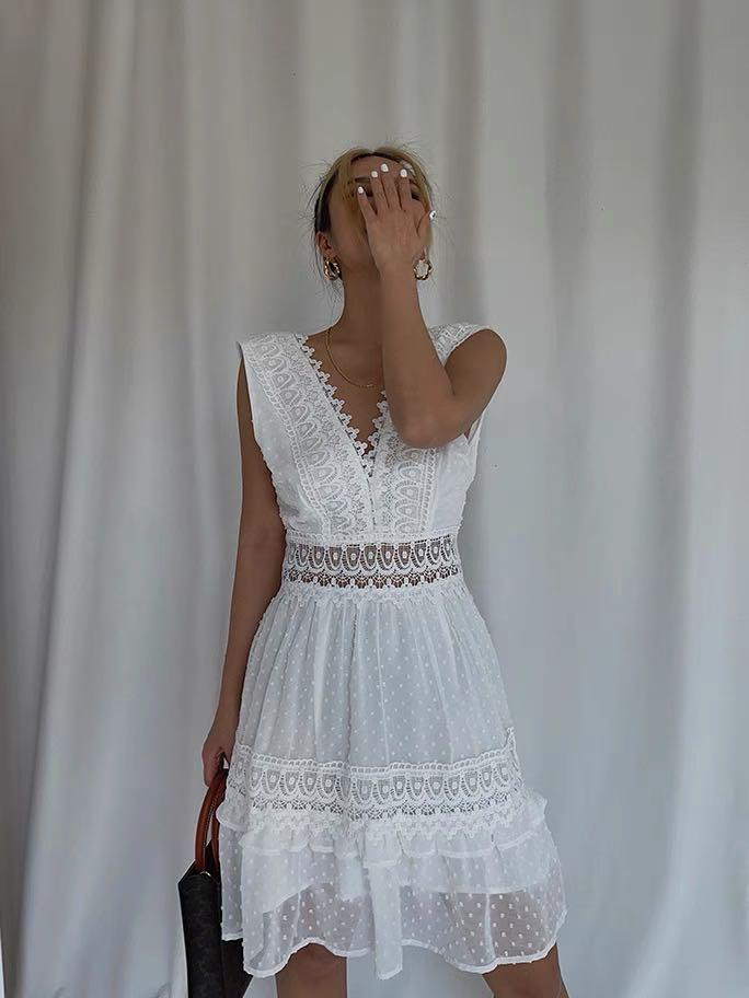Macy Lacy Vneck Vintage White Dress, Women's Fashion, Dresses & Sets,  Dresses on Carousell