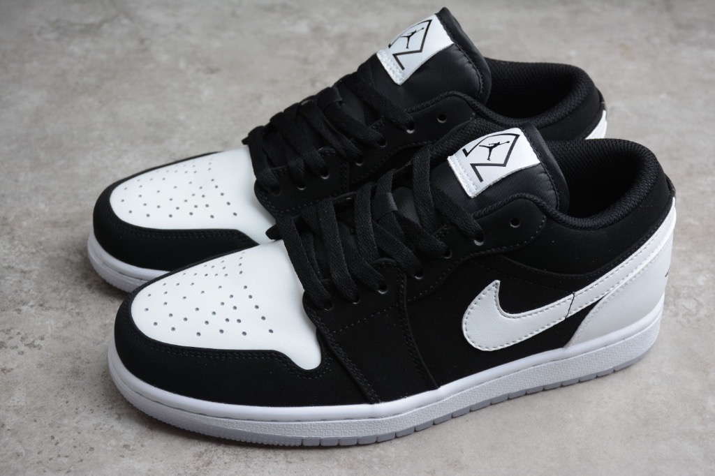Nike air jordan black white top