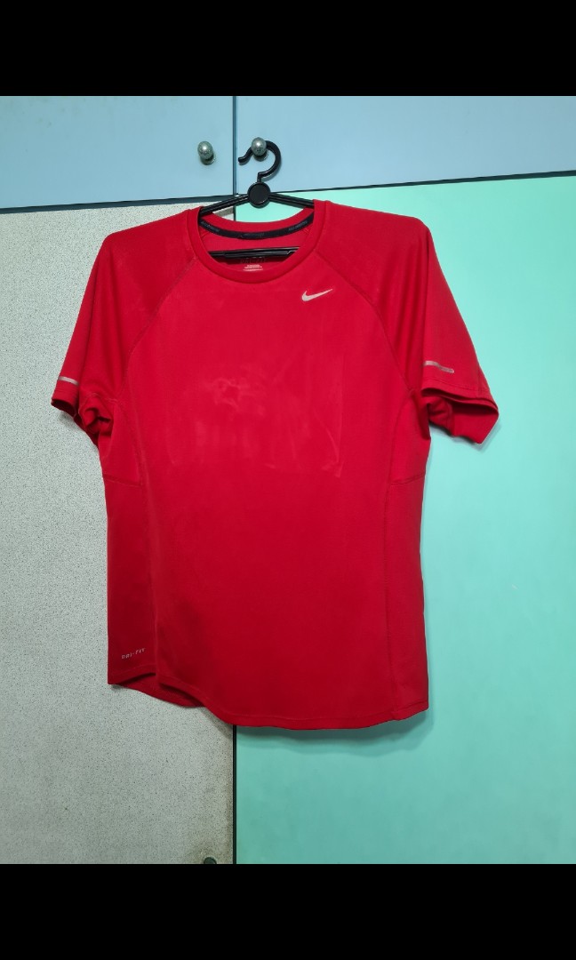Nike Running Tee, Men's Fashion, Tops \u0026 Sets, Tshirts \u0026 Polo Shirts on  Carousell