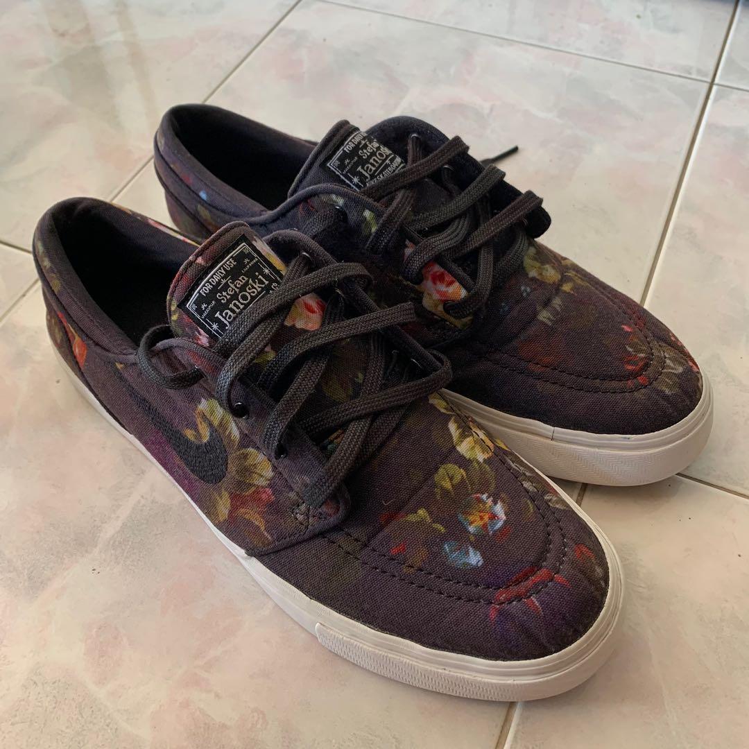 Nike sb janoski store floral