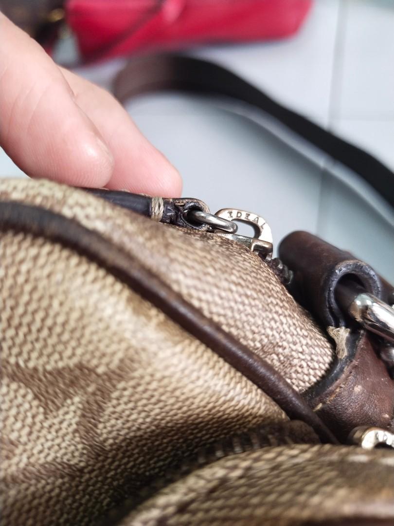 Ideal zipper discount on coach bag