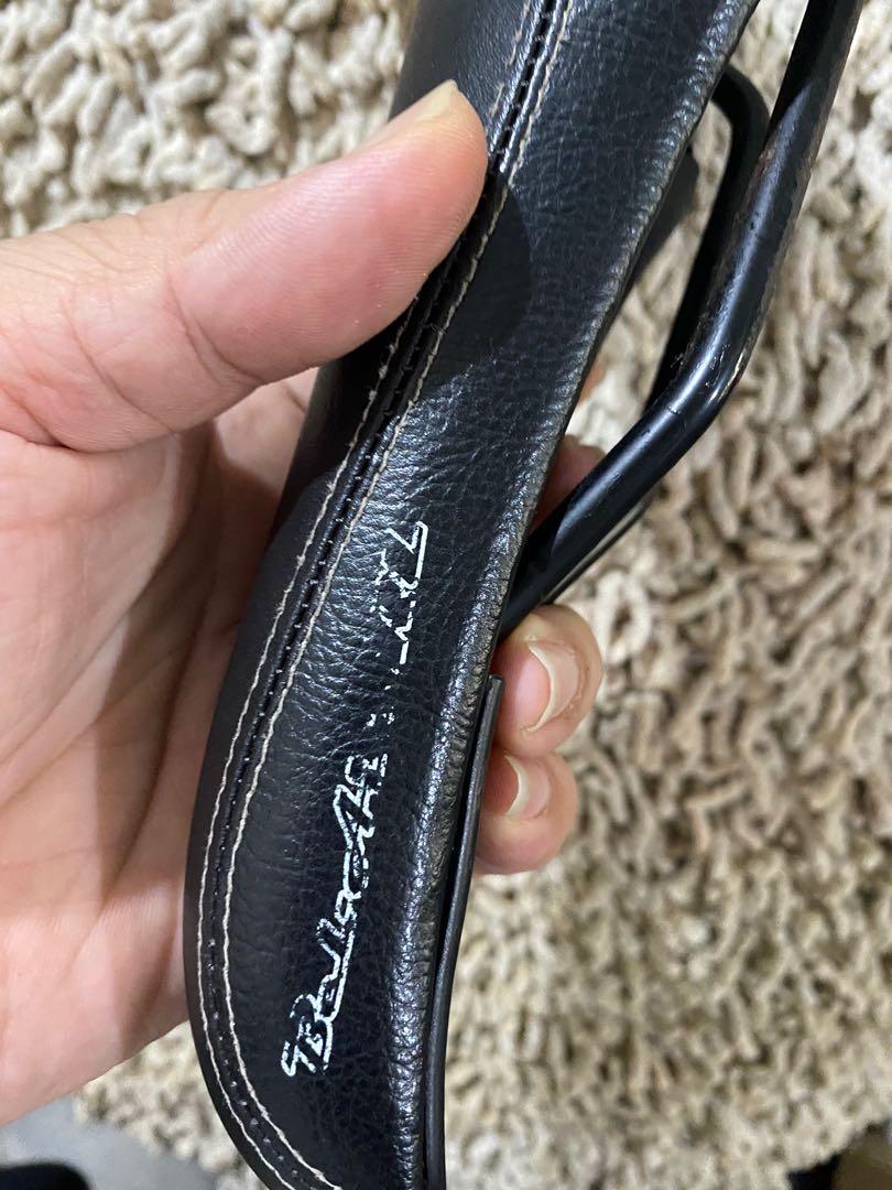 sdg oil slick saddle