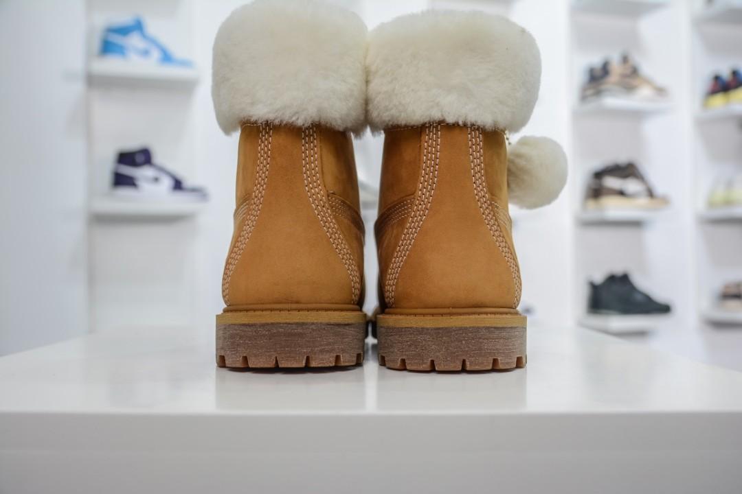 Timberland with fur collar on sale