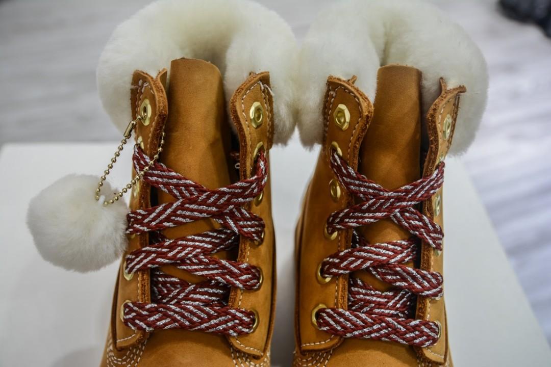 Timberland with fur collar 2025