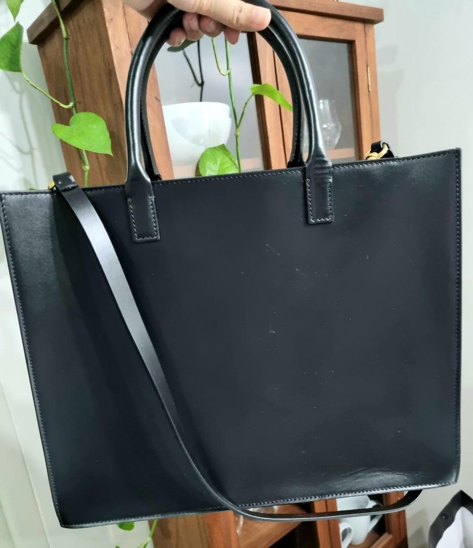 Valentino V logo Walk Tote bag, Luxury, Bags & Wallets on Carousell