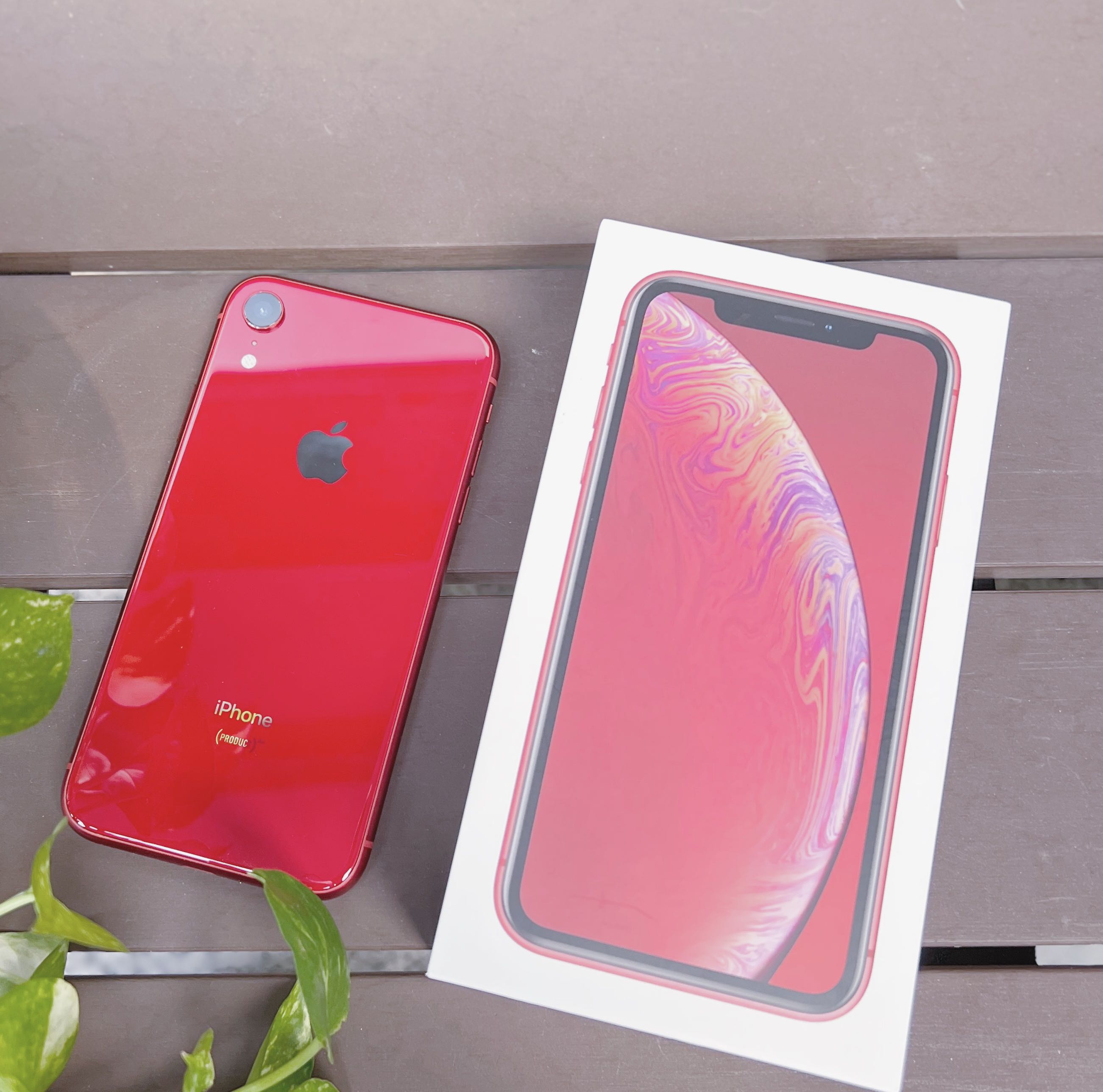 八成五新附贈1個uag手機殼 Apple Iphone Xr 128g手機 紅色 附贈uag透明手機殼 手機平板 蘋果apple在旋轉拍賣 八成五新附贈1個uag手機殼 Apple Iphone Xr 128g手機 紅色 附贈uag透明手機殼 手機平板 蘋果apple在旋轉拍賣