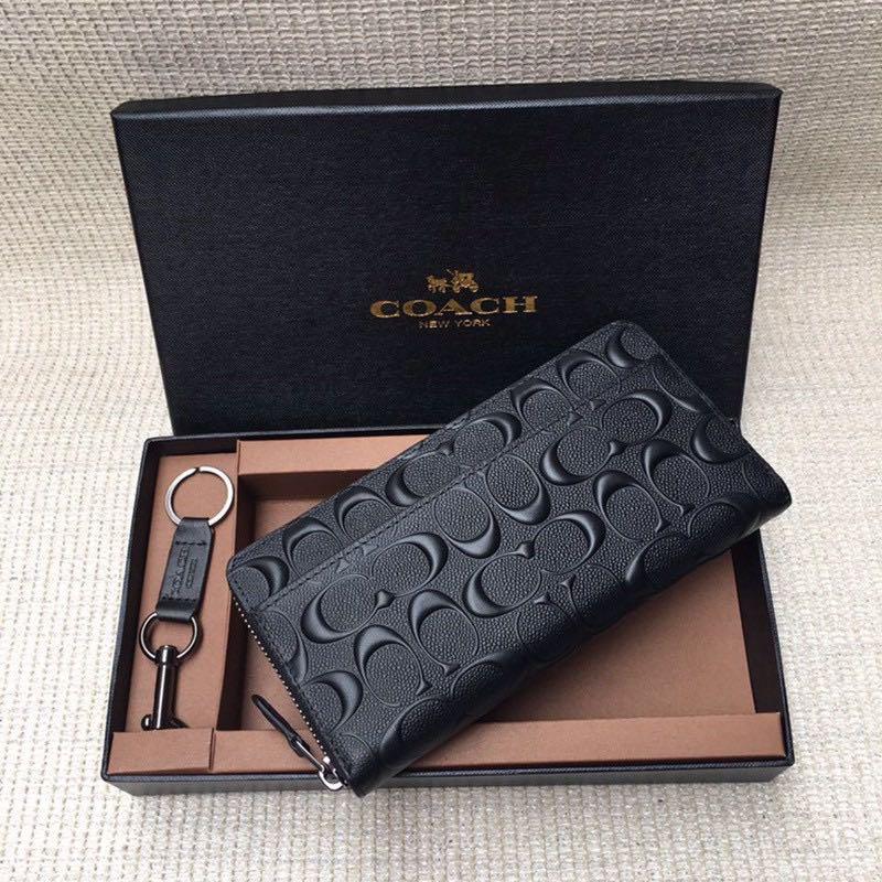Authentic Gucci wallet, Men's Fashion, Watches & Accessories, Wallets & Card  Holders on Carousell
