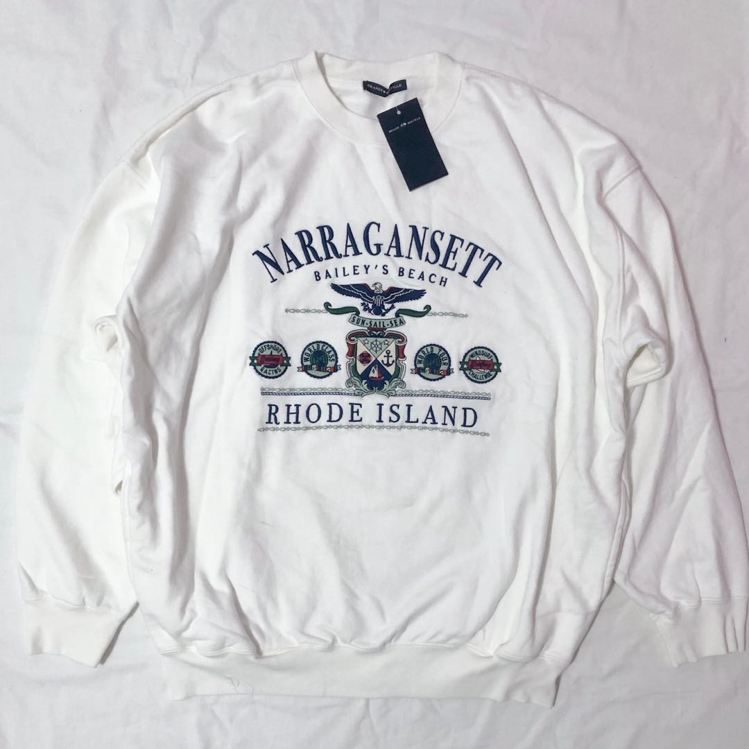 Brandy melville erica narragansett sweatshirt, Women's Fashion, Tops