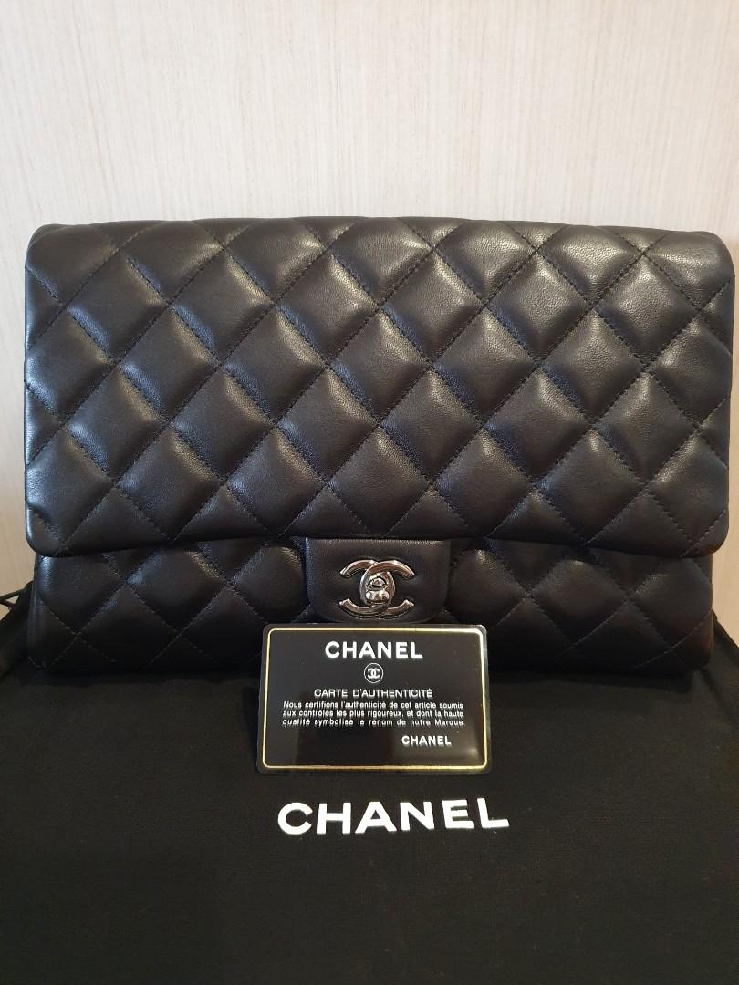 Chanel Classic Clutch with Chain - Black lambskin (SHW)