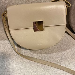 （分類：）位於 。 由 qteepie 提交（商品編號 1130337293，圖片 1）。簡介： 。