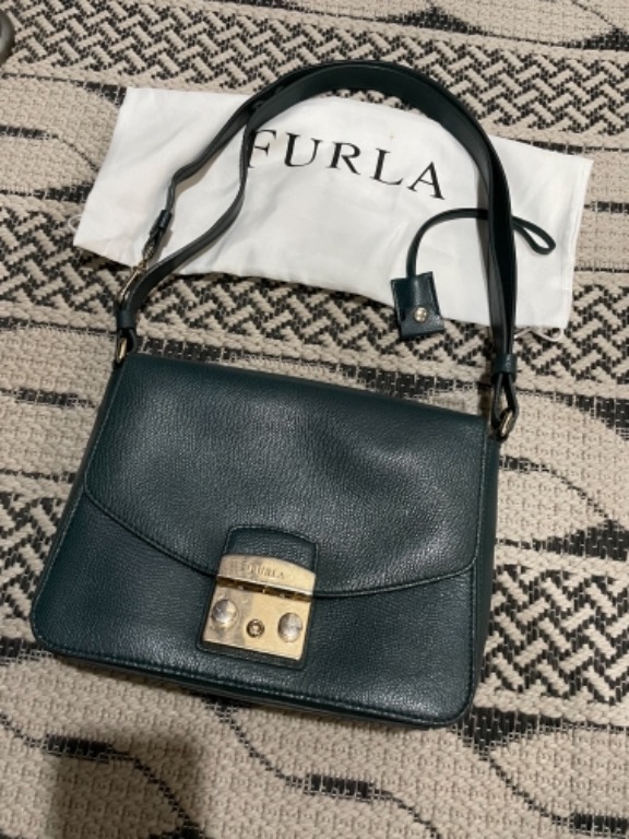 furla metropolis medium Barang Mewah Tas Dompet di Carousell
