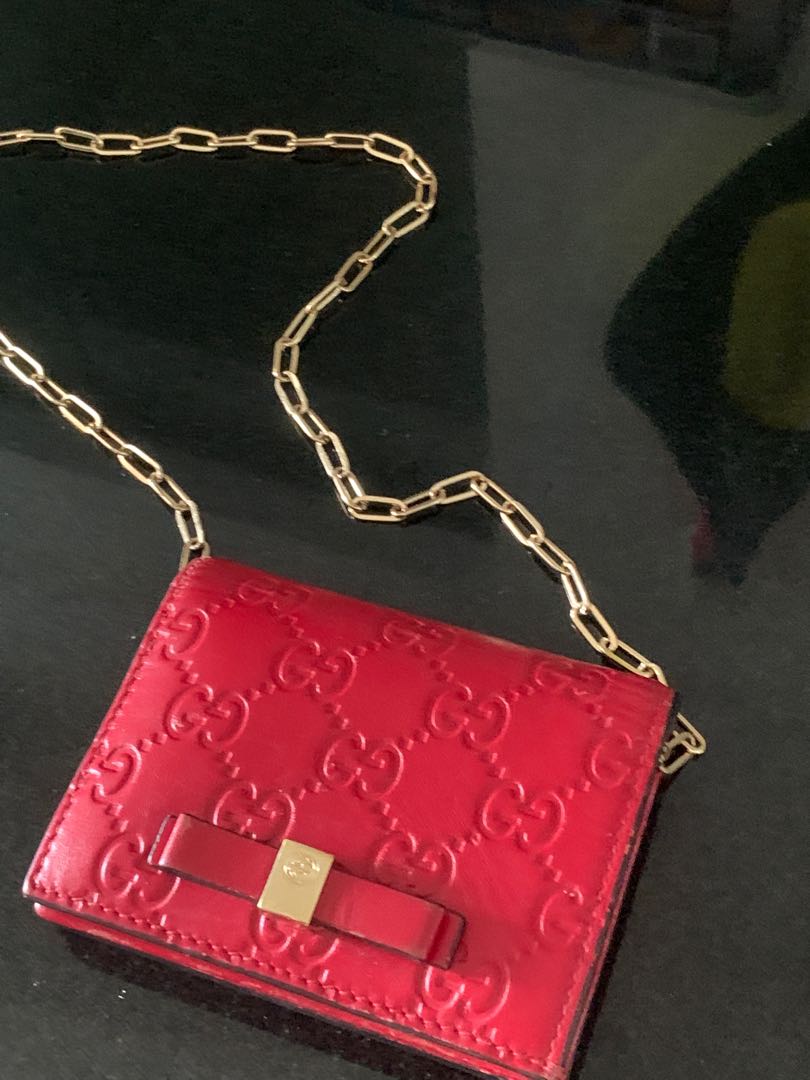 Red gucci wallet on chain sale
