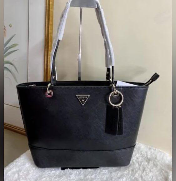Lav et navn direkte stempel Guess Black tote bag, Women's Fashion, Bags & Wallets, Tote Bags on  Carousell