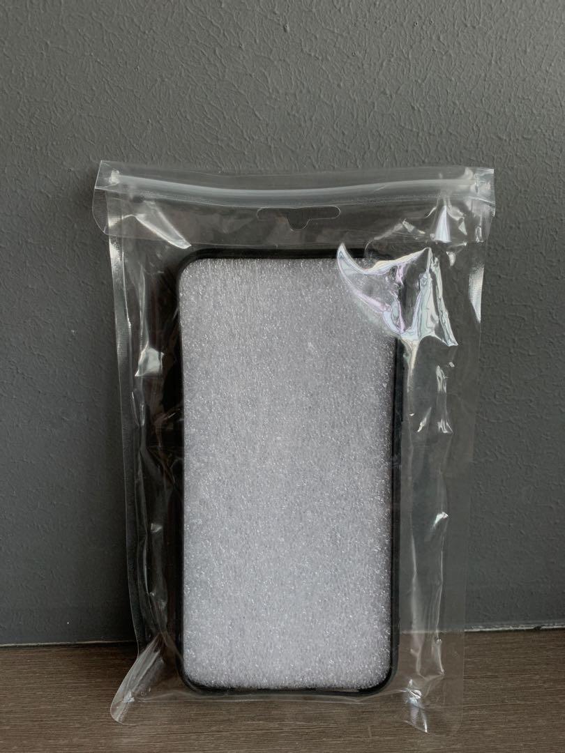Iphone 11 Pro Case (Category: Cases & Sleeves) located in Singapore. Submitted by cheesedaddy (Listing ID 1130363256, Image 2). Description: 🚨 PLEASE READ BEFORE BUYING 🚨 Iphone 11 Pro Case/Cover ❗️Returns/Refunds only accepted if transaction is made via instantbuy. ❗️There may be slight color discrepancies due to lighting in the photos. ❗️Please allow for 1-3cm of measuring deviation due to manual measurements. Pm me if you have any enquiries,