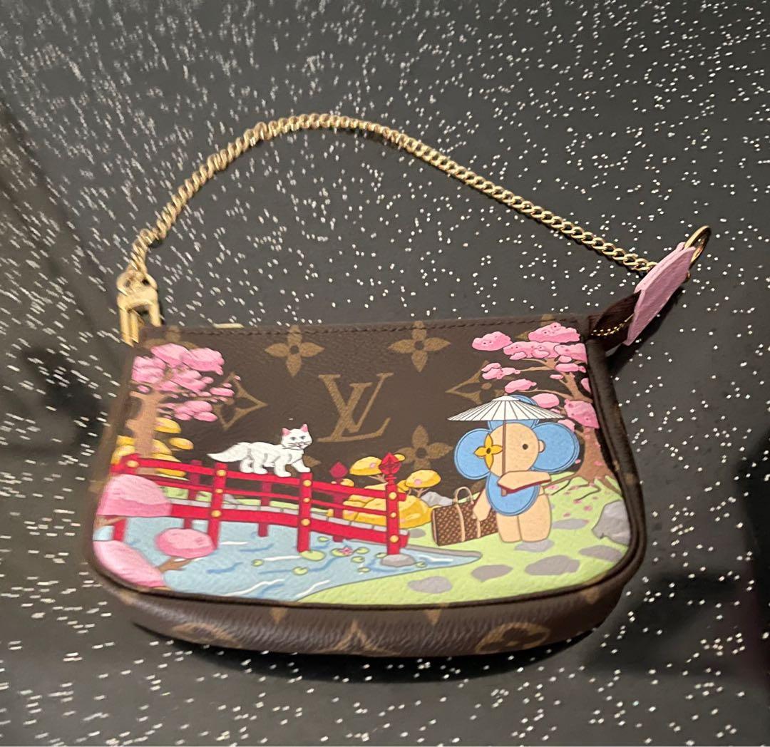 Louis Vuitton 2021 London Christmas Animation Mini Pochette Accessoires,  Luxury, Bags & Wallets on Carousell