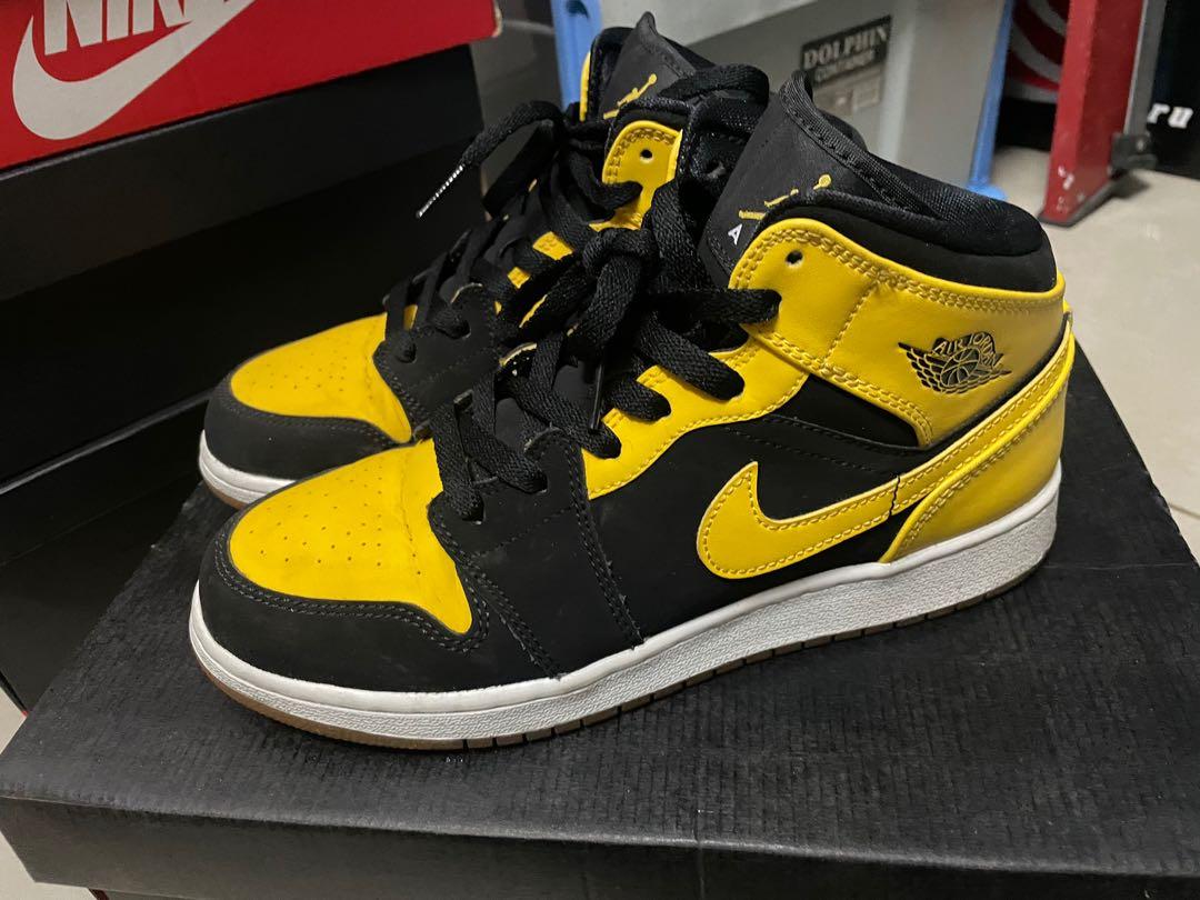nike air jordan black and yellow