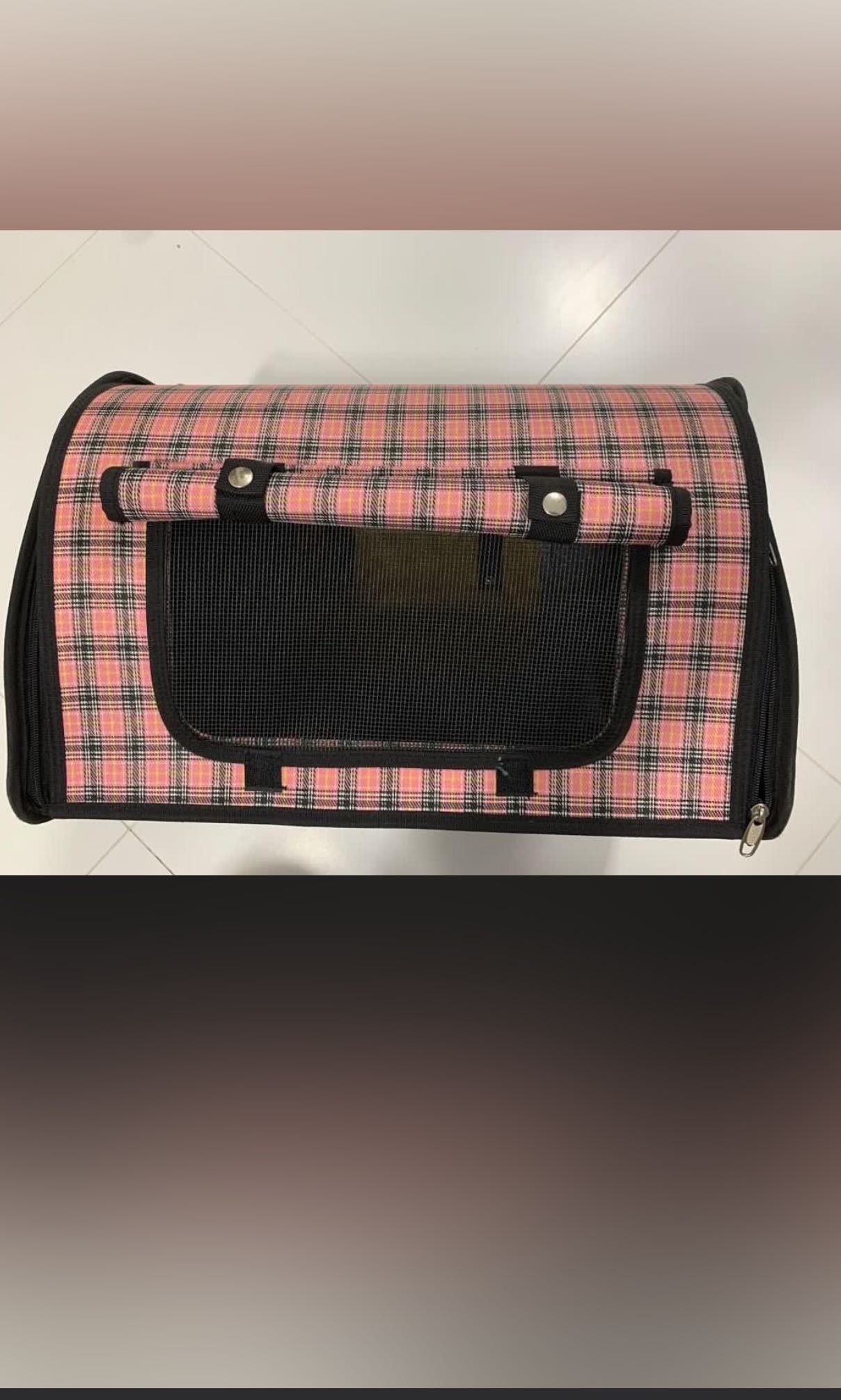 Pink checkered carrier bag, Pet Supplies, Homes & Other Pet Accessories