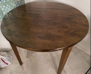 Round Table