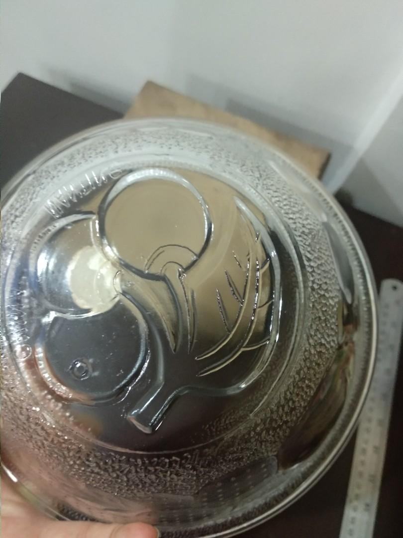 Salad Bowl -Swallow brand (Category: Dinnerware & Cutlery) located in Quezon City. Submitted by chocolatina (Listing ID 1130379203, Image 3). Description: Salad Bowl -Swallow brand Toughened Glassware Made in China New, unused salad bowl in very old dirty discolored plain box. Kept for decades. Measurements: Top diameter: 18cm Bottom diameter: 9cm Height : 8cm Pick up location: Brgy Immaculate Concepcion Mode of payment Gcash.