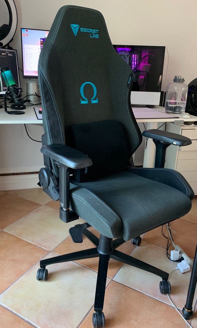 Secretlab omega best sale 2021 charcoal blue