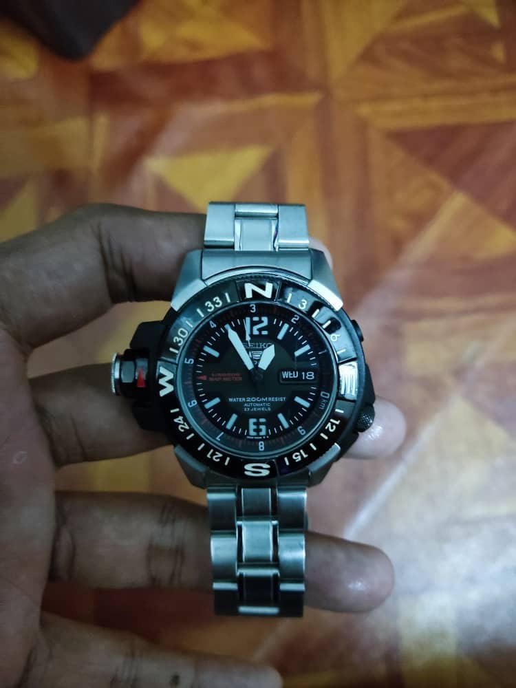 Seiko 5 map meter, Men's Fashion, Watches \u0026 Accessories, Watches on  Carousell
