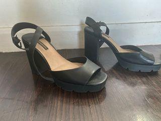 Stradivarious black strapped heels