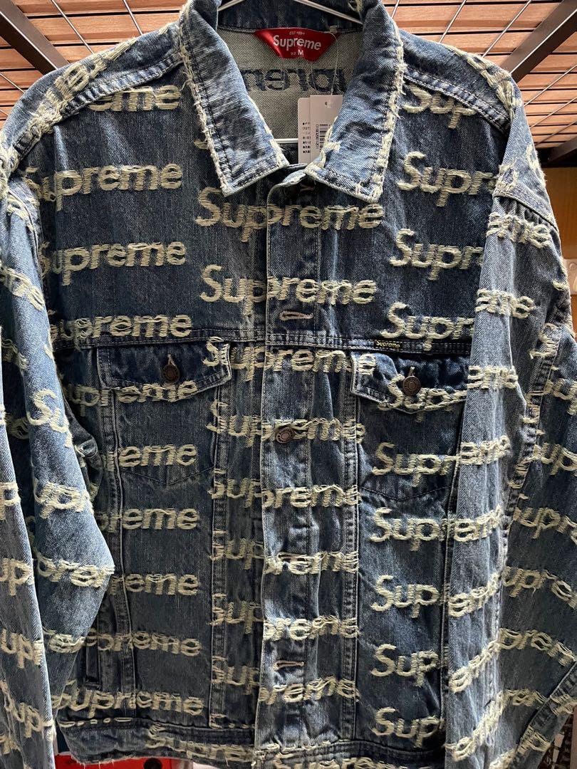 Supreme frayed logos denim trucker jacket, 名牌, 服裝- Carousell