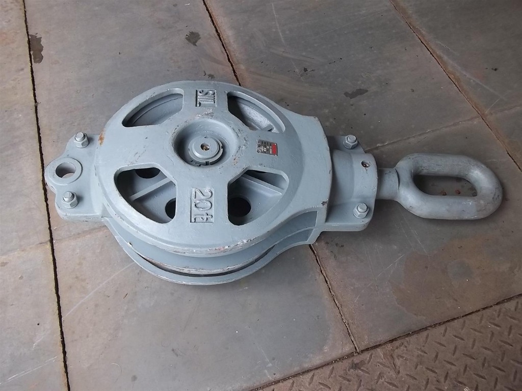 SWL 10T 20T Cast Steel Cargo Block Pulley Block with Swivel Oval Eye