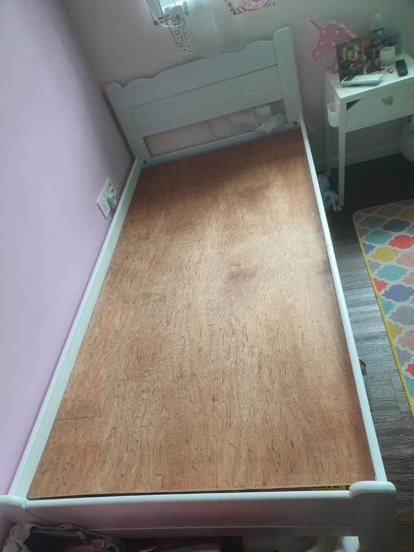 Blessing Two single bed frames for low family/CHAS card holder