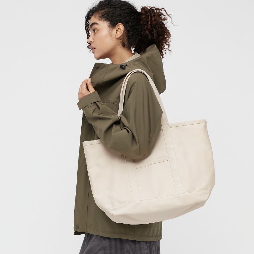 uniqlo tool tote bag natural, Women's Fashion, Bags & Wallets, Tote