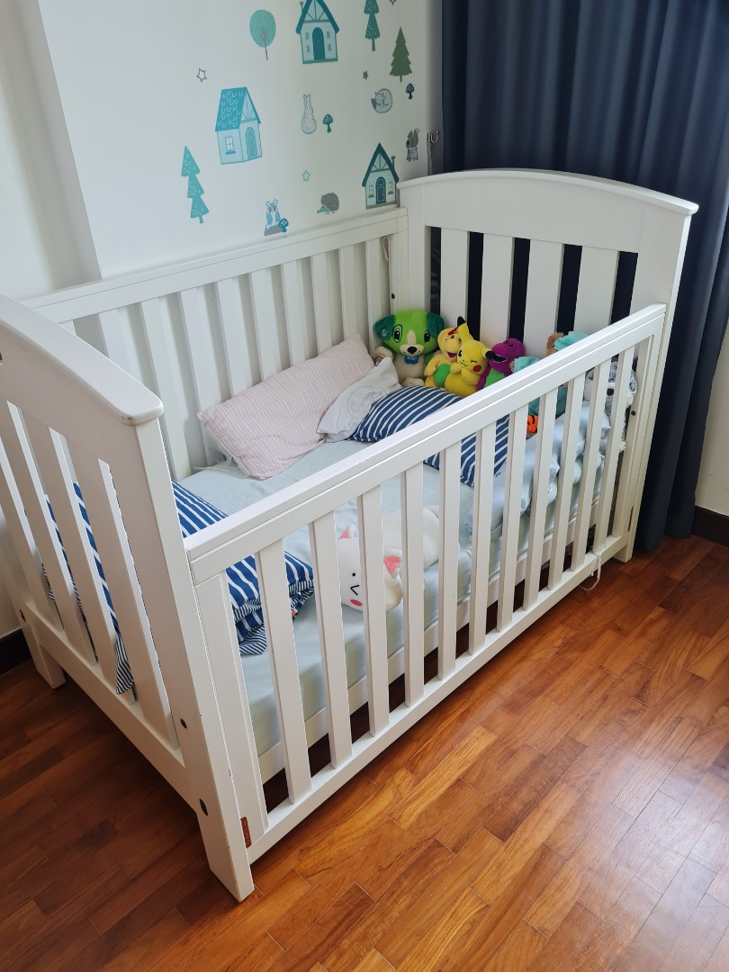 Baby Cot Bed Boori classic cot (Dropside), Babies & Kids, Baby Nursery