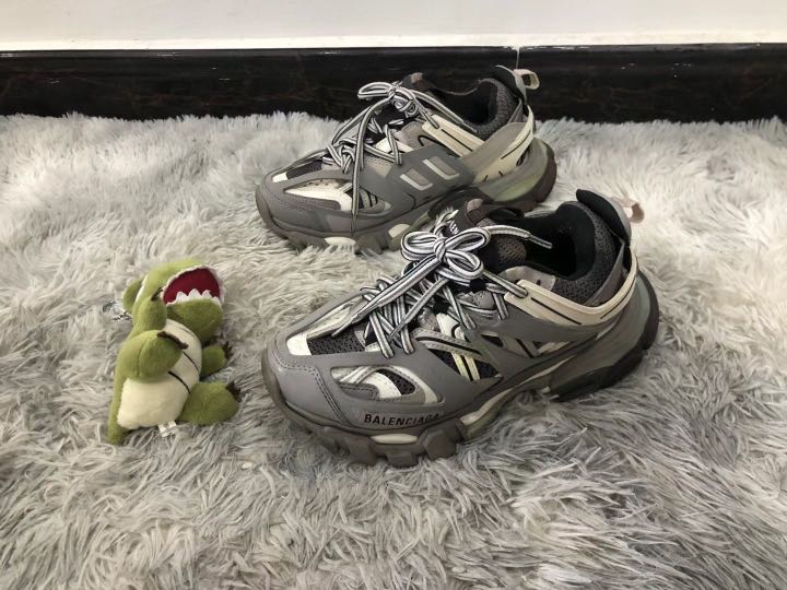 Balenciaga track老爹鞋, 名牌精品, 精品配件在旋轉拍賣