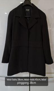 Blazer hitam