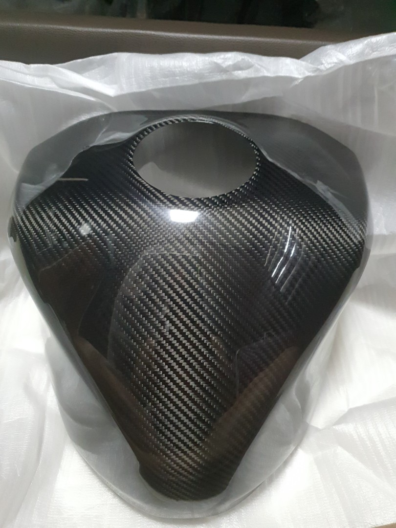 BMW S1000RR 2009-2019 CARBON TANK COVER, Motorcycles, Motorcycle  Accessories on Carousell