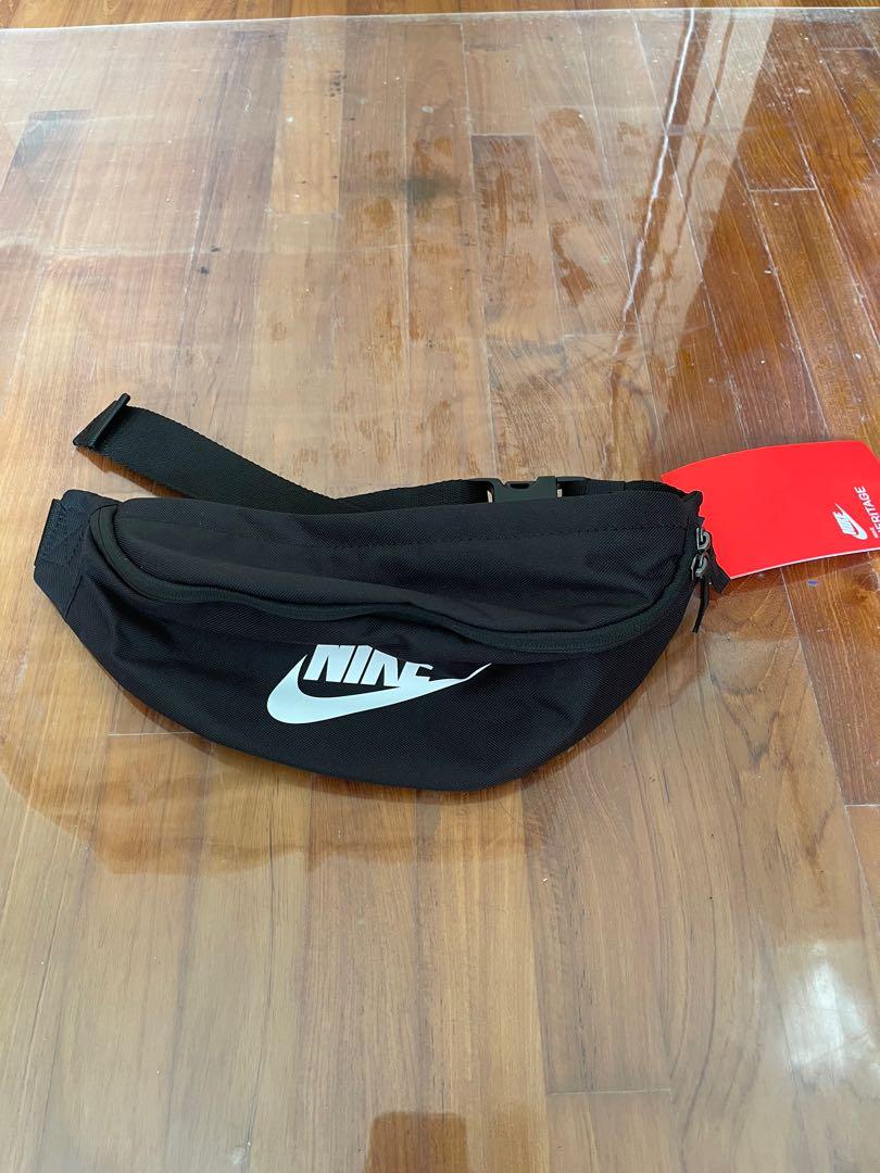 Brand New Authentic Nike pouch!!, Men's Fashion, Bags, Belt bags ...