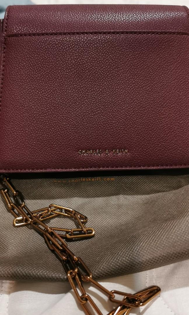 charles and keith star bolsa