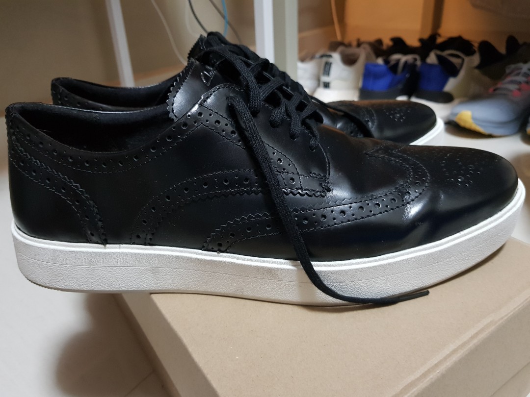 clarks wingtip black